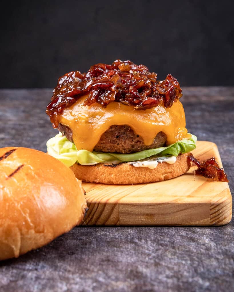 Cheeseburger with bacon jam on top
