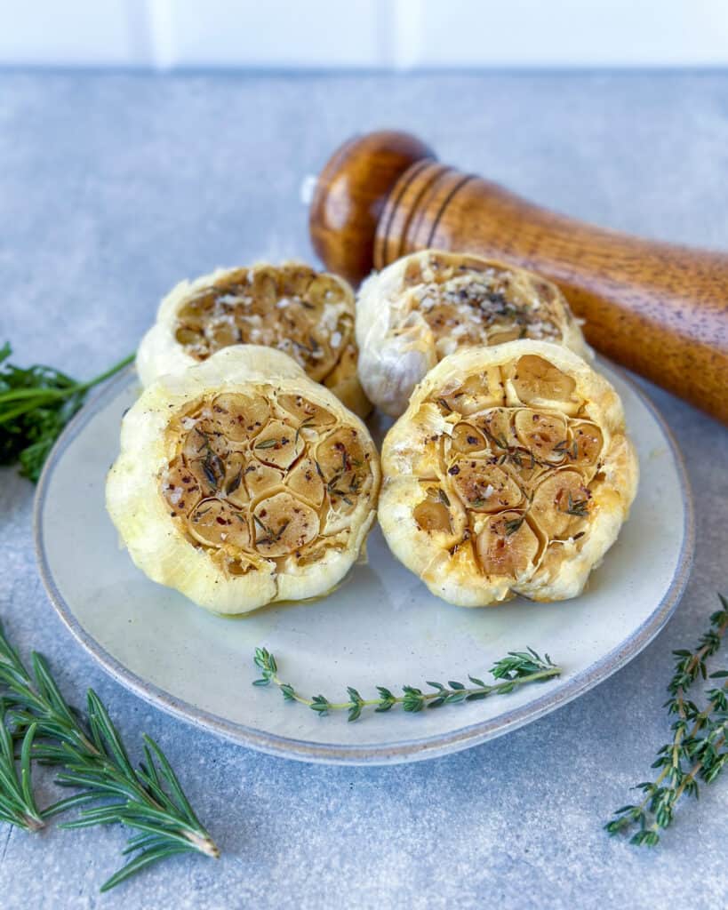 Roasted heads of garlic 