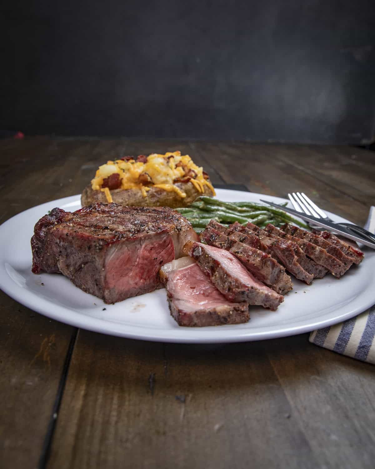 How to cook a thick cut steak (4 methods)